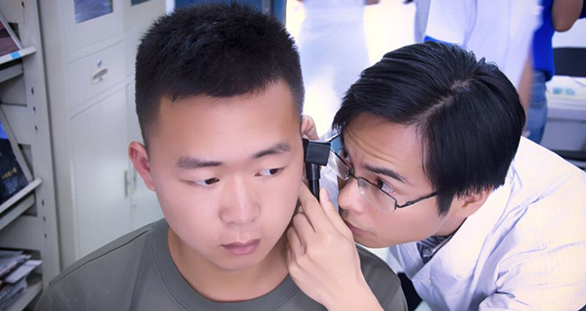 浙江中醫(yī)藥大學“聽力保護傘”實踐團走進社區(qū)提供聽力健康服務	
